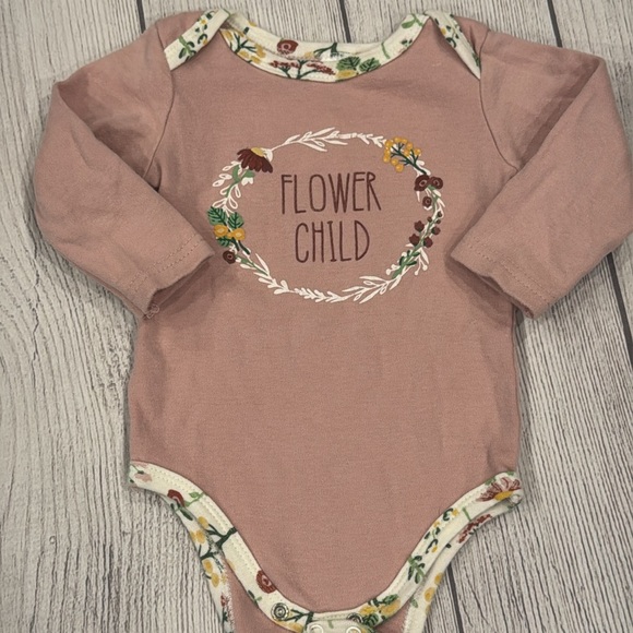 Baby Kiss Baby Girls Floral Design Longsleeve Bodysuits (3) - Picture 3 of 7